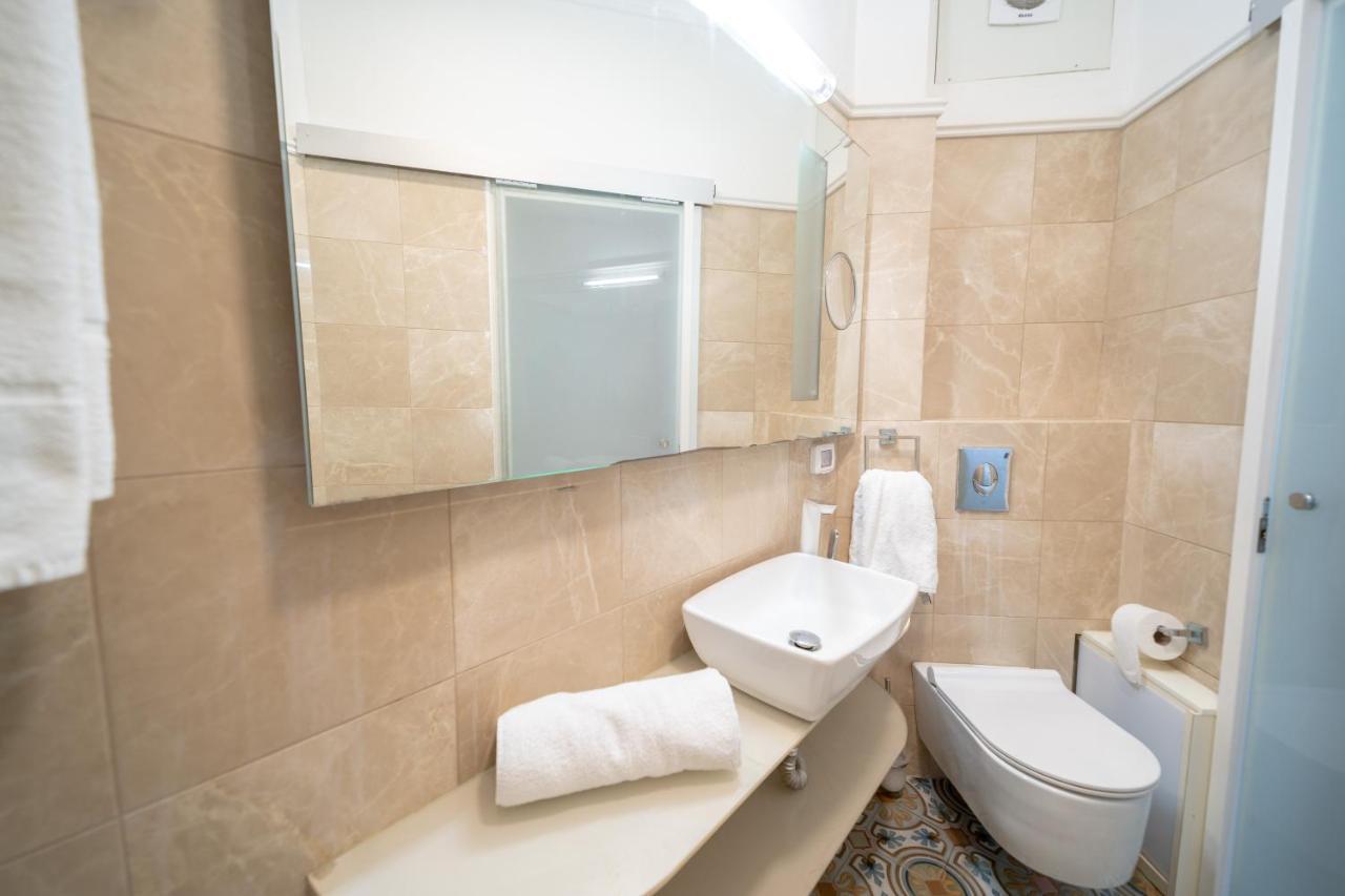 Ocean Executive Apartments - 5 Min From The Beach 텔아비브 외부 사진